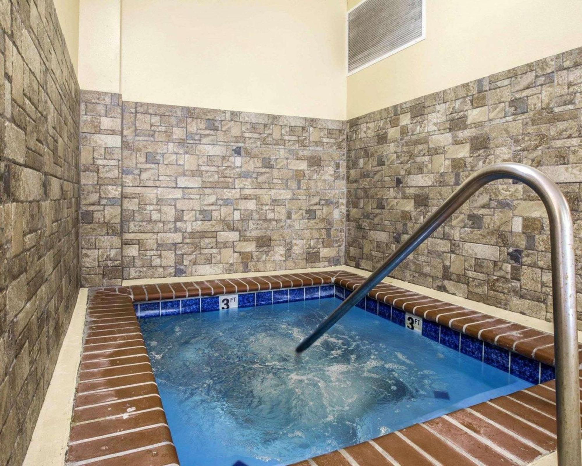 Comfort Inn & Suites Rogersville Екстериор снимка