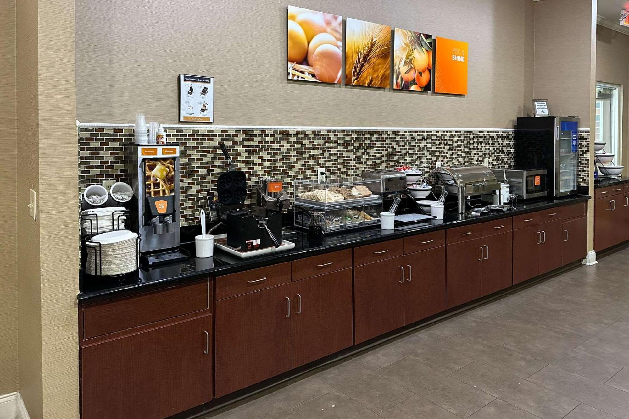 Comfort Inn & Suites Rogersville Екстериор снимка