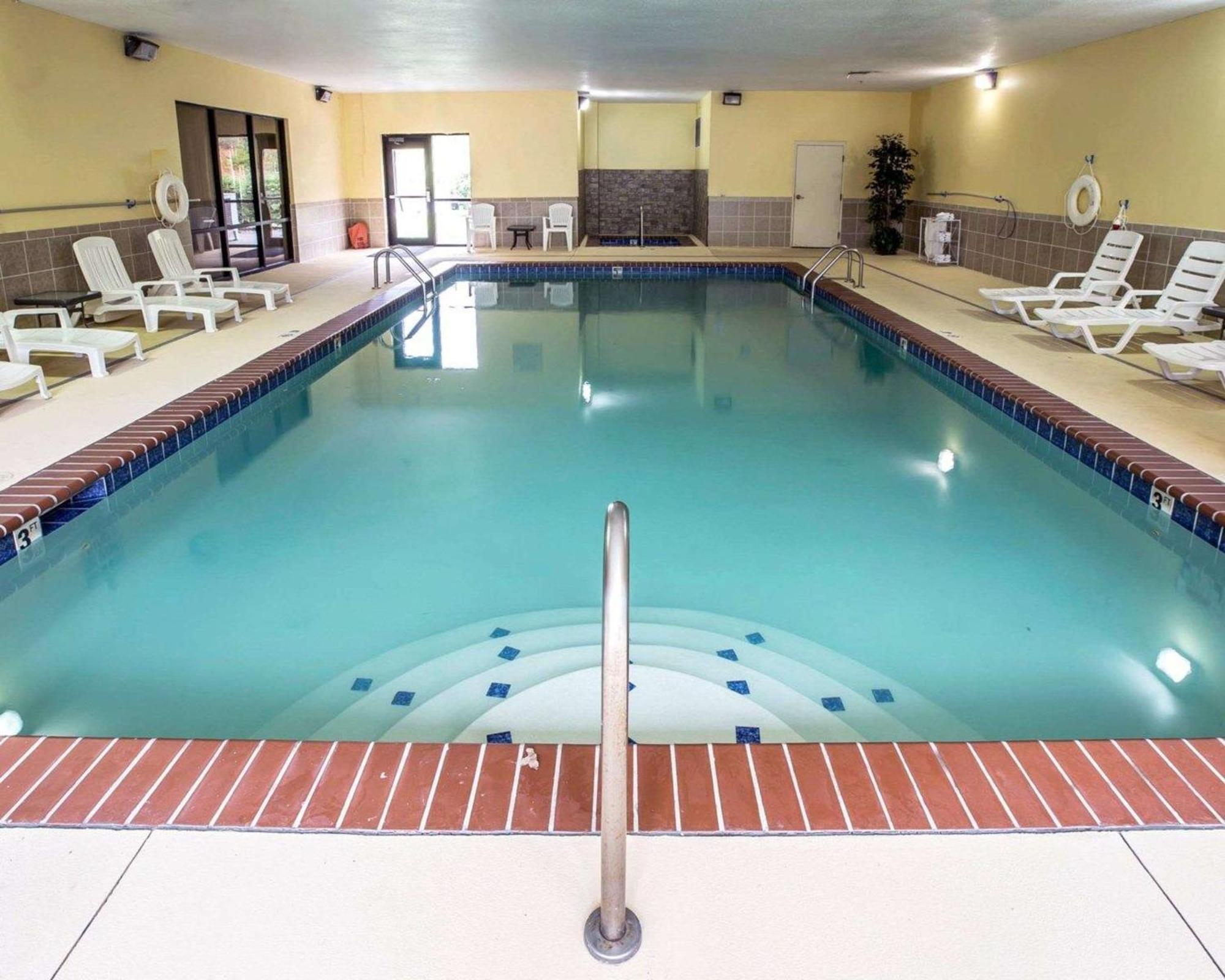Comfort Inn & Suites Rogersville Екстериор снимка